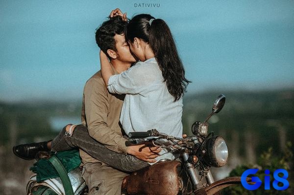 Ngủ mơ hôn nhau với crush cho thấy anh em đang muốn phát triển mối quan hệ cùng họ