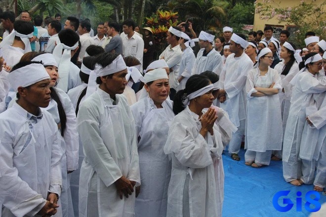 Mơ thấy người mặc áo tang trắng có luận giải tùy vào chi tiết chiêm bao 